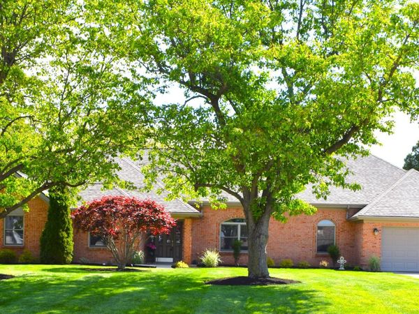 9 Eagles Way, Piqua, OH 45356