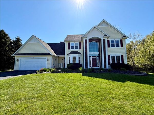 7634 Creekwood , Ontario, NY 14519