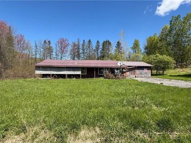 318 Stoney Robby Road, Oswego, NY 13126