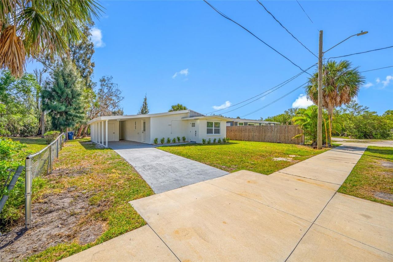 6908 11th Avenue E, Palmetto, FL 34221 Photo