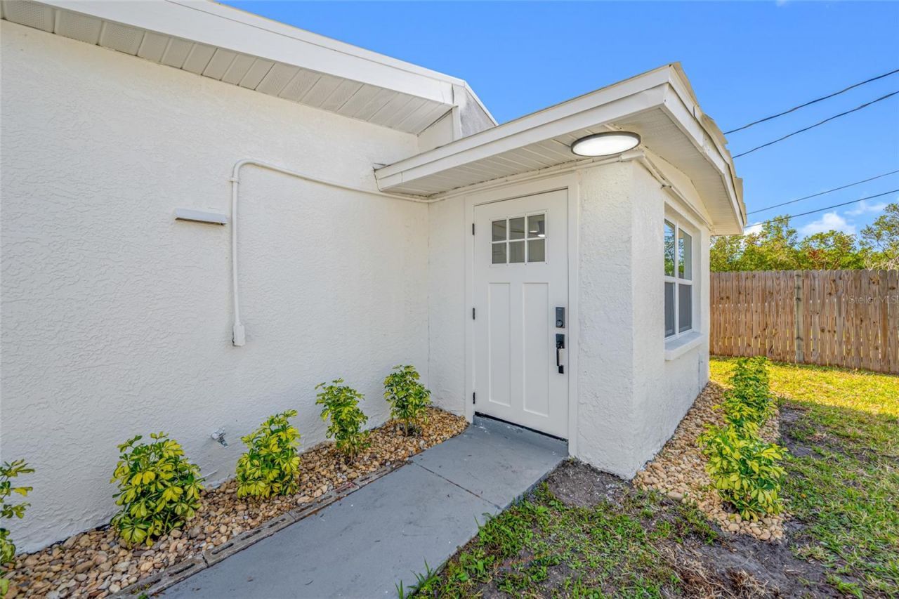 6908 11th Avenue E, Palmetto, FL 34221 Photo