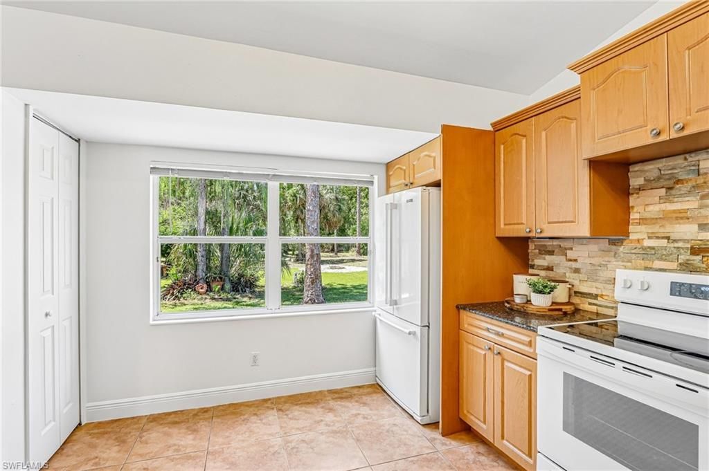 3360 2nd Ave Ne, Naples, FL 34120 Photo