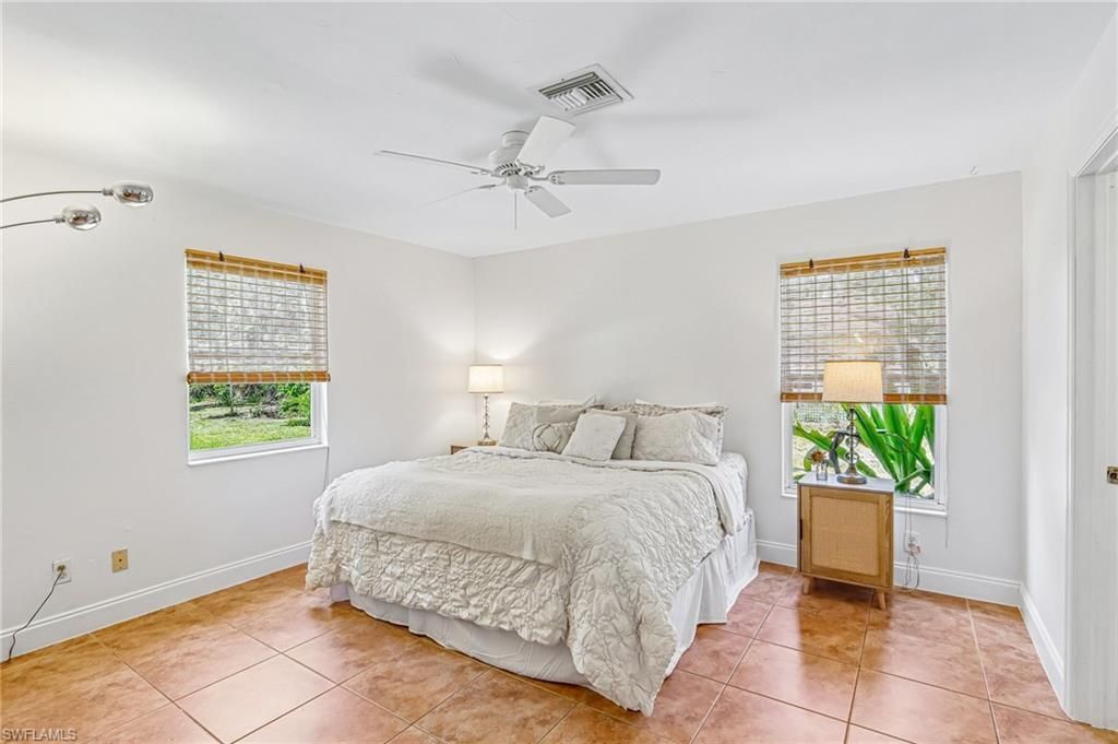 3360 2nd Ave Ne, Naples, FL 34120 Photo