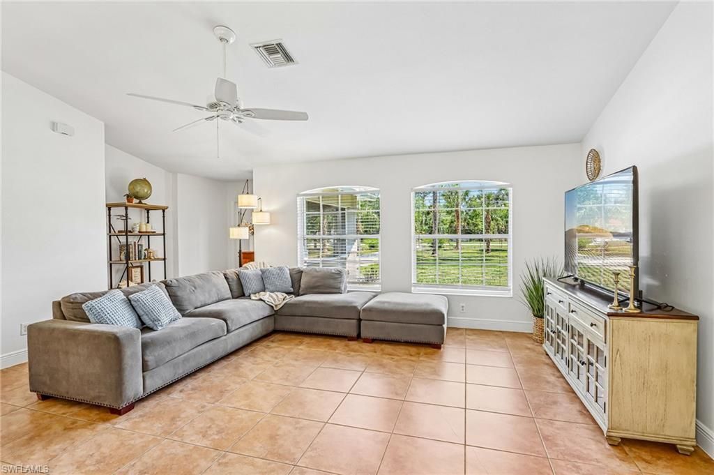 3360 2nd Ave Ne, Naples, FL 34120 Photo