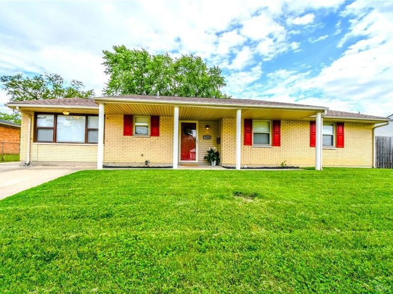 7760 Somerville Drive, Huber Heights, OH 45424 Photo 1