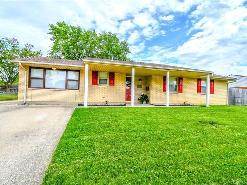 7760 Somerville Drive, Huber Heights, OH 45424 Photo 4