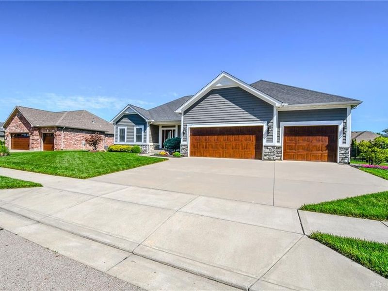 2313 Larkspur Drive, Troy, OH 45373 Photo 4