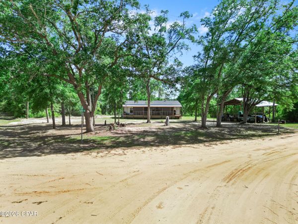 946 Fargo Drive , Alford, FL 32420
