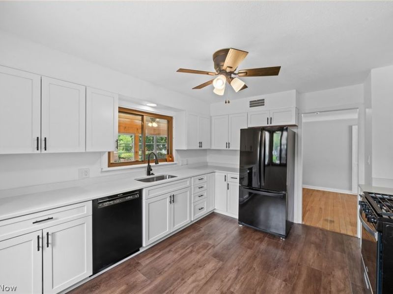 4350 Wooster Road, Fairview Park, OH 44126 Photo 10