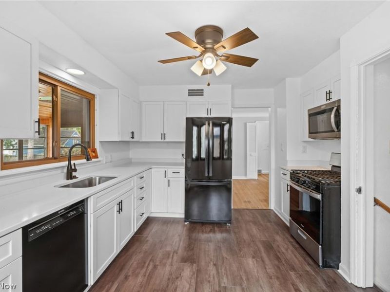 4350 Wooster Road, Fairview Park, OH 44126 Photo 13