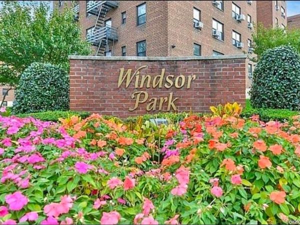213-06 75th Avenue , Unit 2O, Oakland Gardens, NY 11364