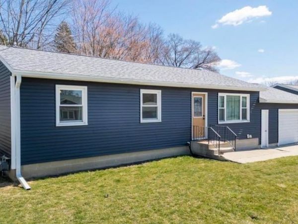 727 Progress Avenue, Waterloo, IA 50701