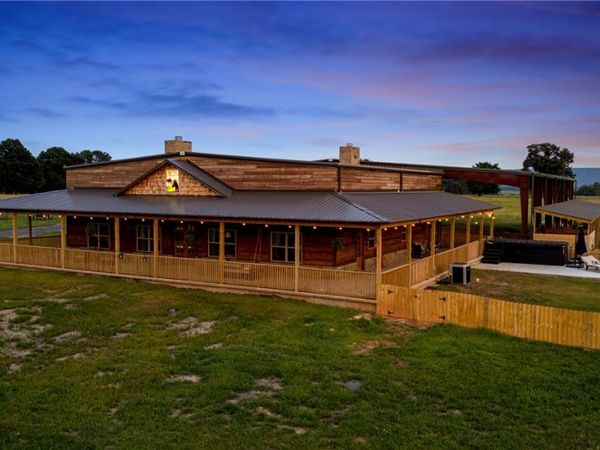 1050 SE 8th Street, Atkins, AR 72823