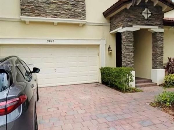 9845 NW 86th Ter , Doral, FL 33178