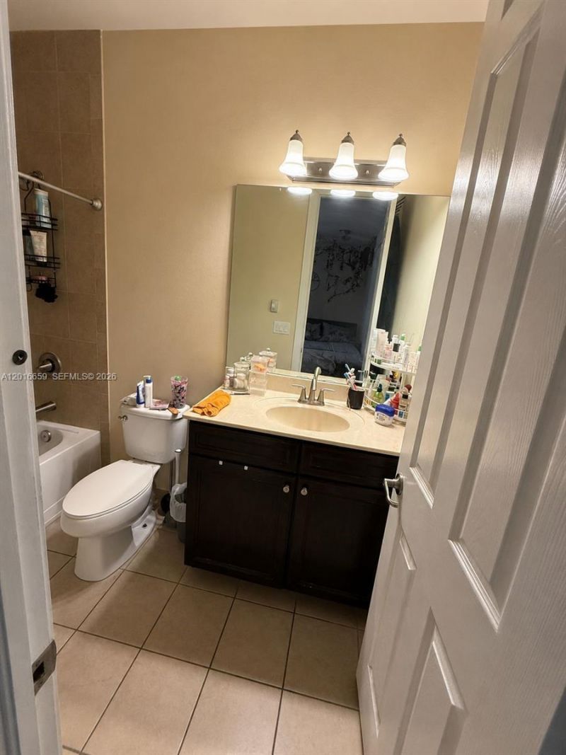 9845 NW 86th Ter, Doral, FL 33178 Photo