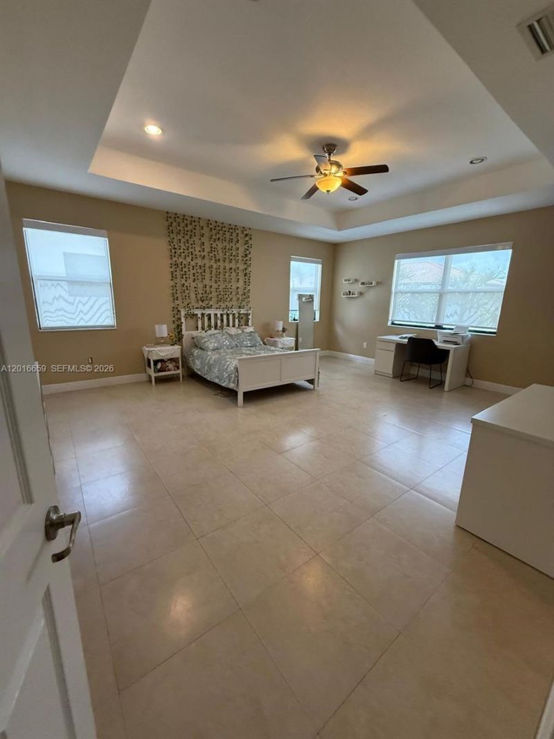 9845 NW 86th Ter, Doral, FL 33178 Photo