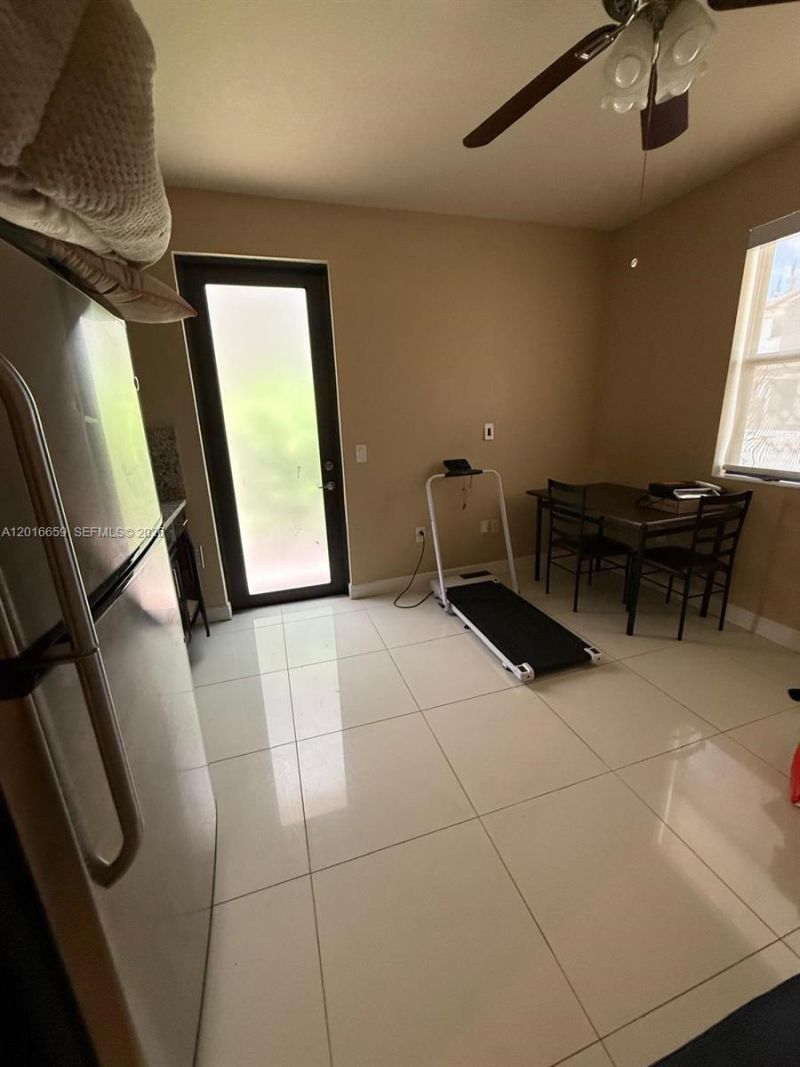 9845 NW 86th Ter, Doral, FL 33178 Photo