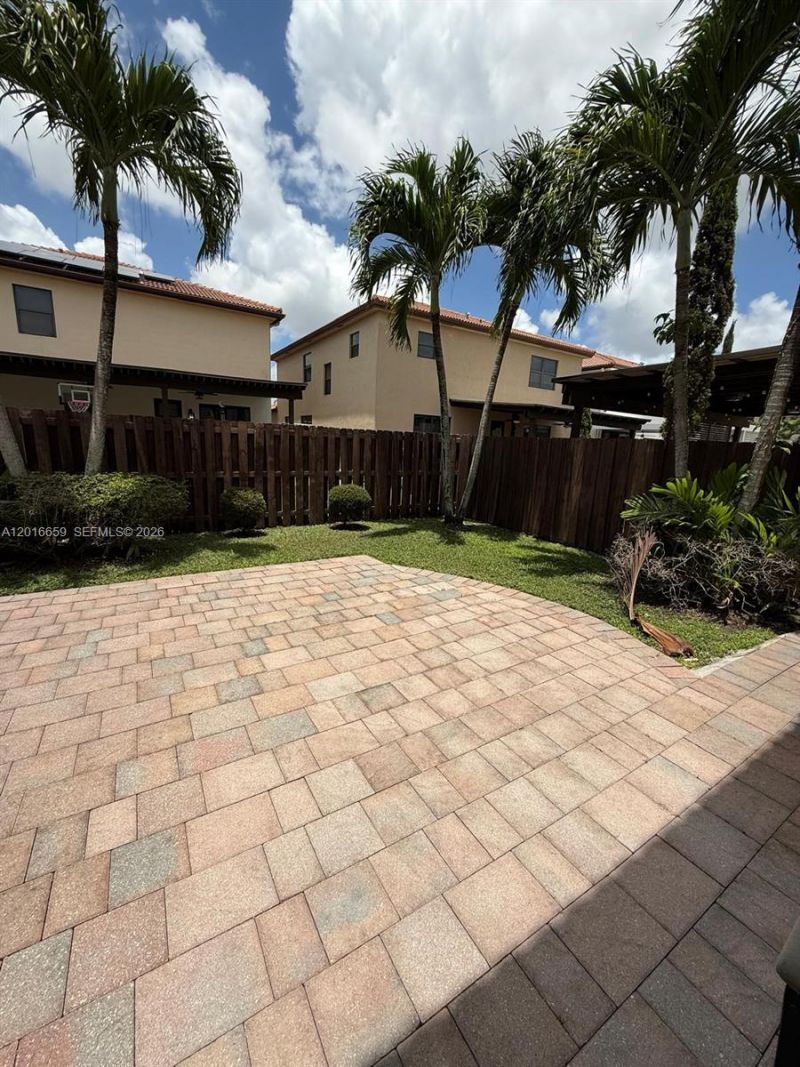 9845 NW 86th Ter, Doral, FL 33178 Photo
