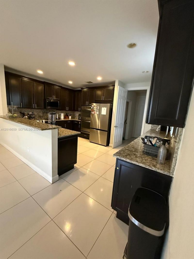 9845 NW 86th Ter, Doral, FL 33178 Photo