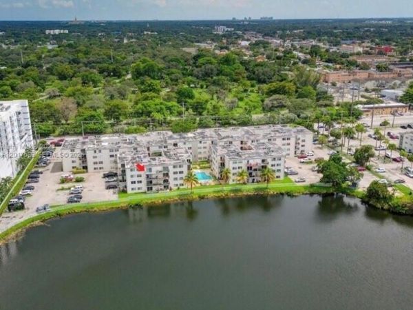 5501 NW 7th St, Unit E412, Miami, FL 33126