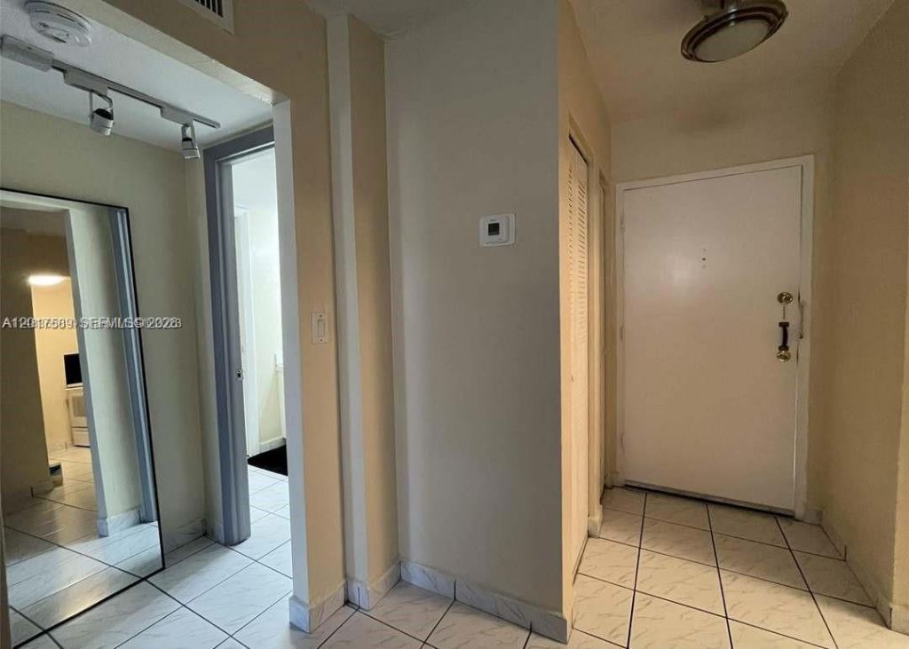 5501 NW 7th St, Unit E412, Miami, FL 33126 Photo