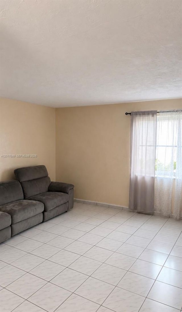 5501 NW 7th St, Unit E412, Miami, FL 33126 Photo