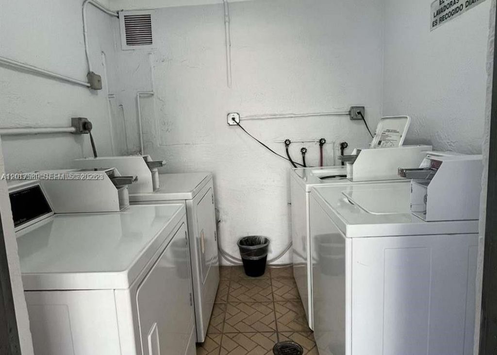 5501 NW 7th St, Unit E412, Miami, FL 33126 Photo