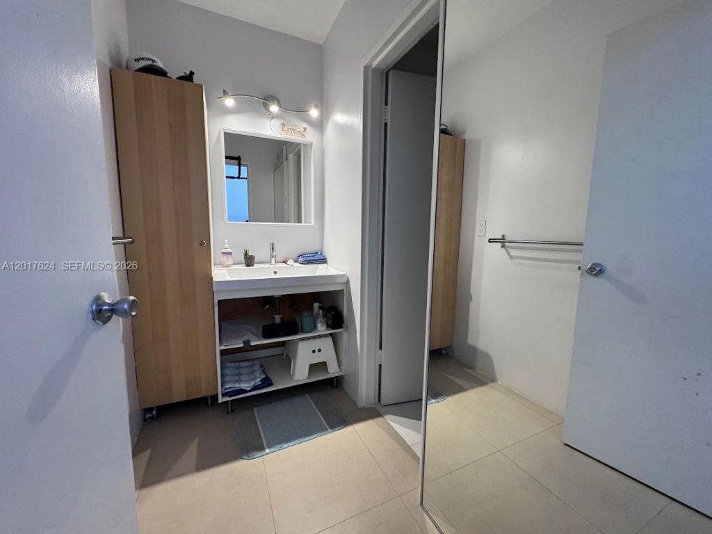 800 West Ave , Unit 441, Miami Beach, FL 33139 Photo