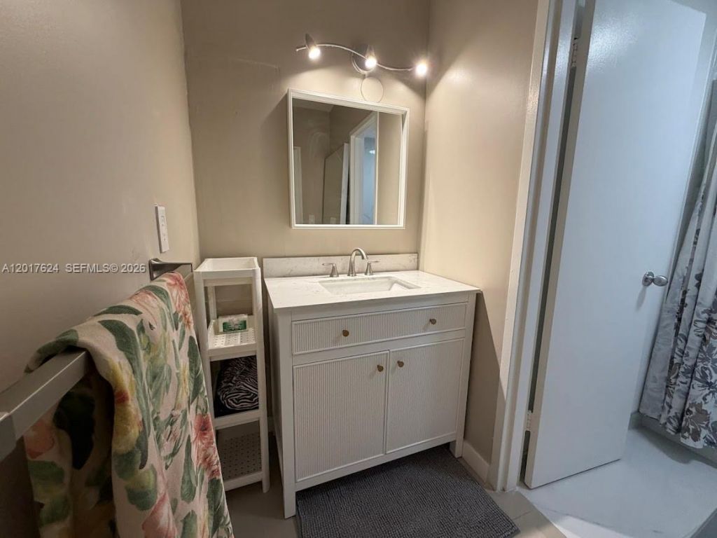 800 West Ave, Unit 441, Miami Beach, FL 33139 Photo