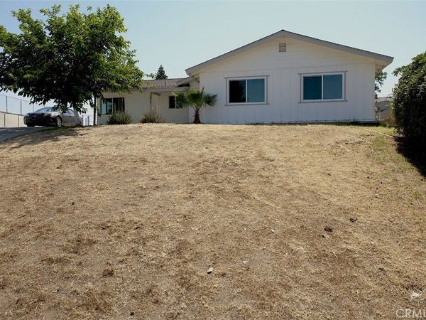 2425 Castle Drive, Bakersfield, CA 93306