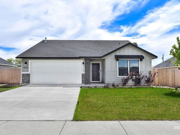 1870 N Thunderbolt St, Mountain Home, ID 83647