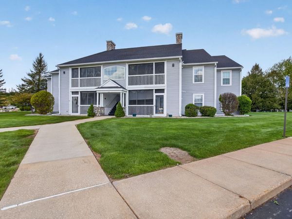 773 W Barrington Circle, Jackson, MI 49203