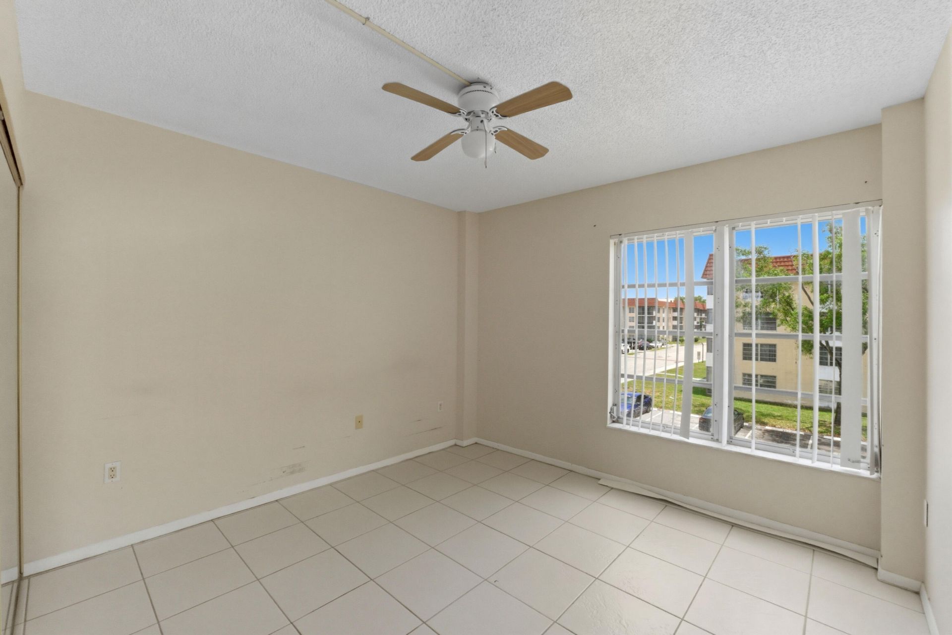 4152 Inverrary Drive, Unit 311, Lauderhill, FL 33319 Photo