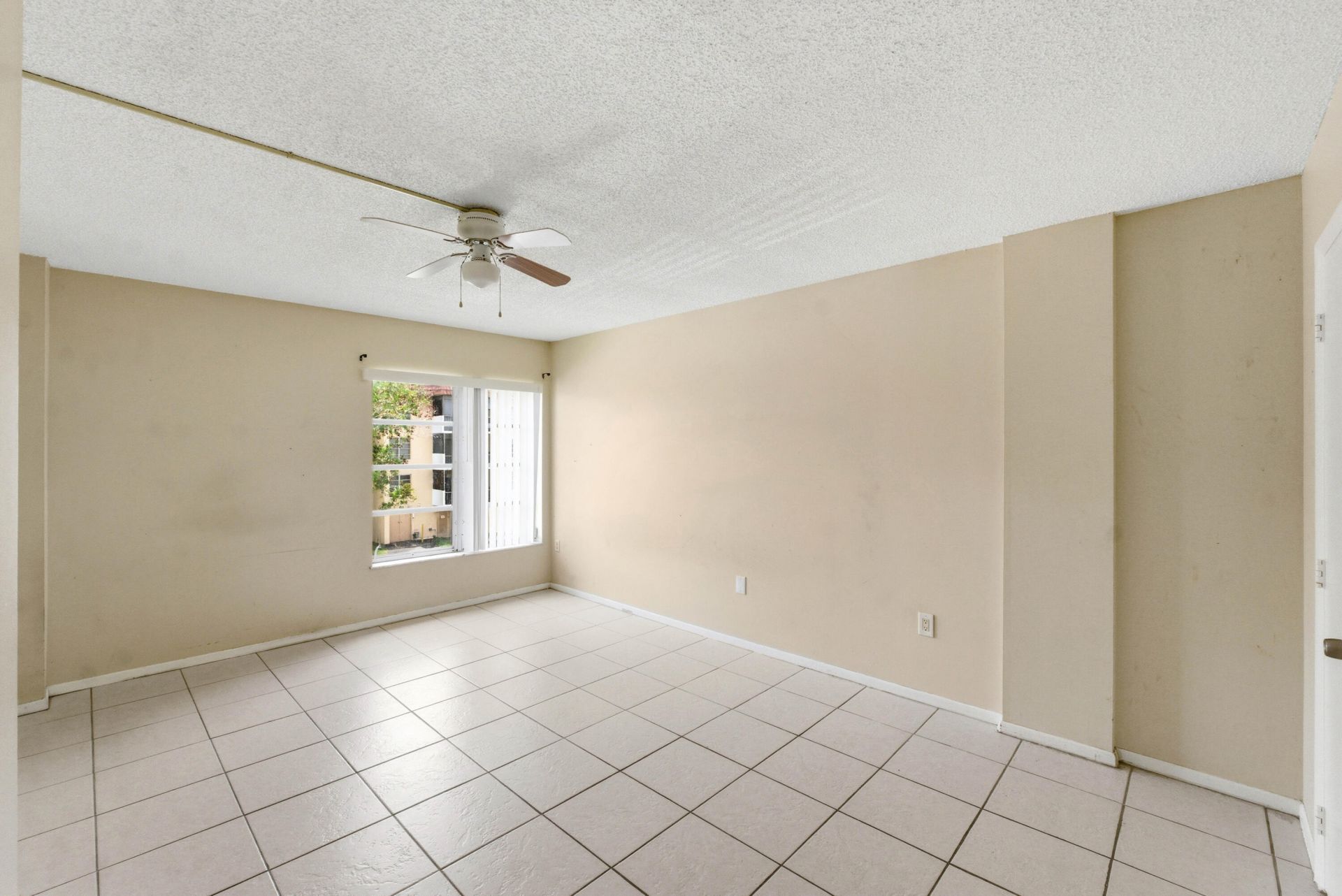 4152 Inverrary Drive, Unit 311, Lauderhill, FL 33319 Photo