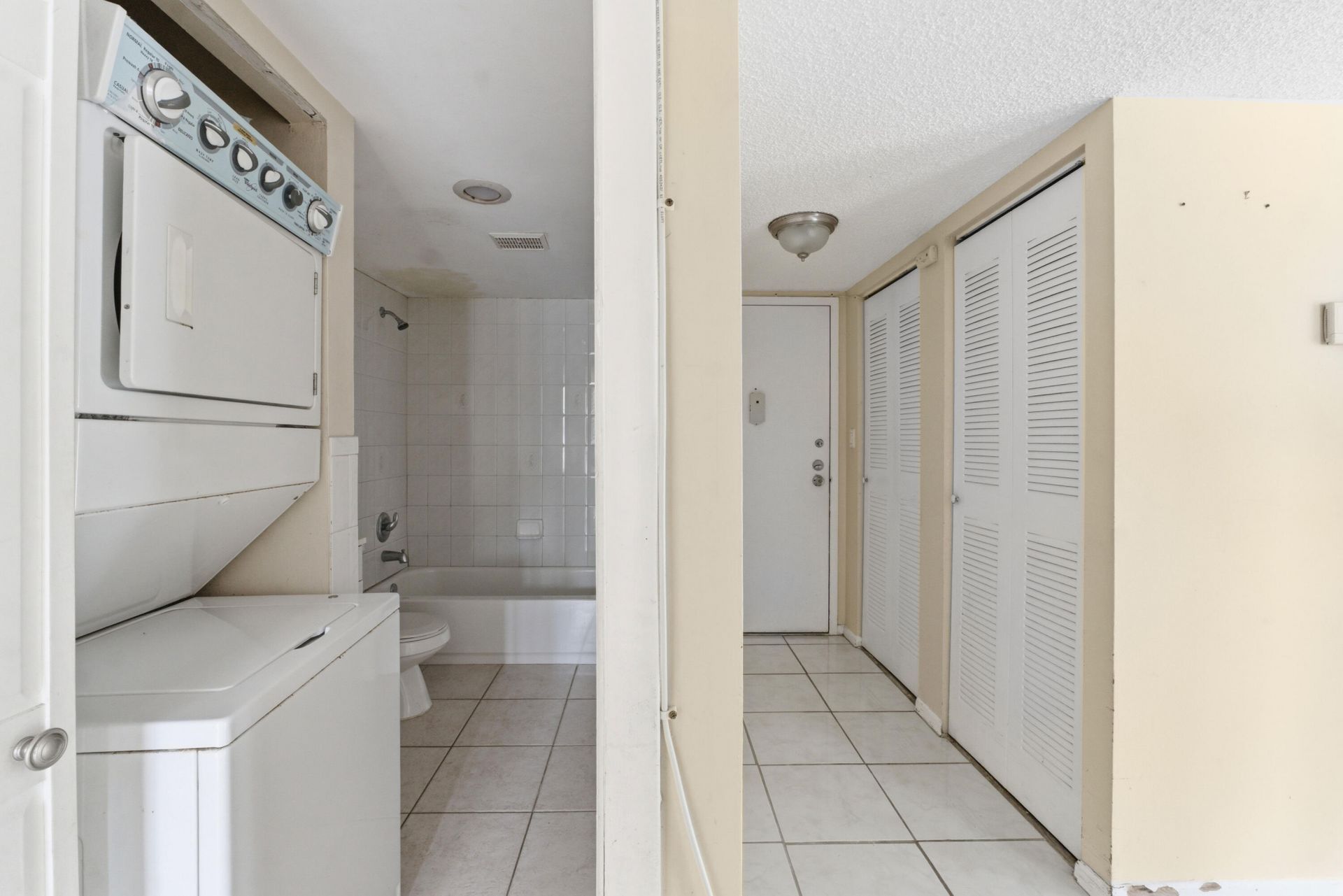 4152 Inverrary Drive, Unit 311, Lauderhill, FL 33319 Photo