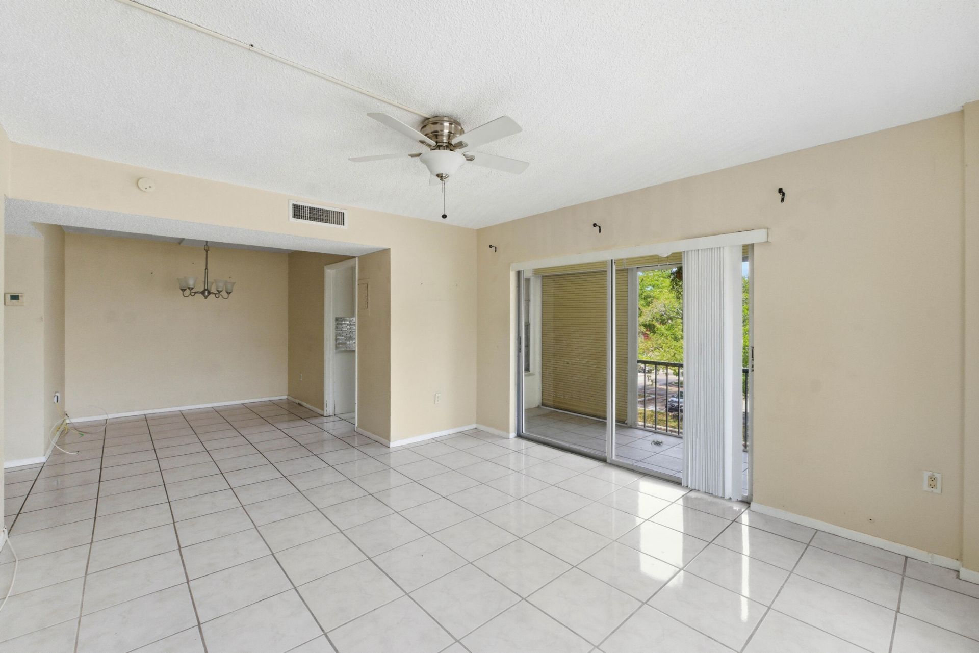 4152 Inverrary Drive, Unit 311, Lauderhill, FL 33319 Photo