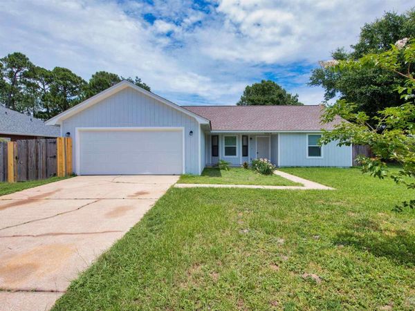 3868 Mariners Dr, Gulf Breeze, FL 32563