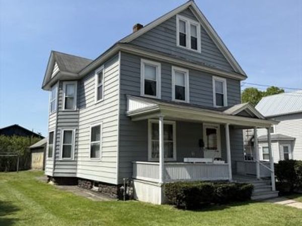128 Silver St, Greenfield, MA 01301