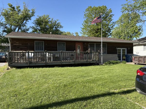 300 11th Street SW , DeMotte, IN 46310