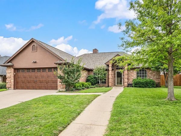 2605 Briargrove Drive , Hurst, TX 76054