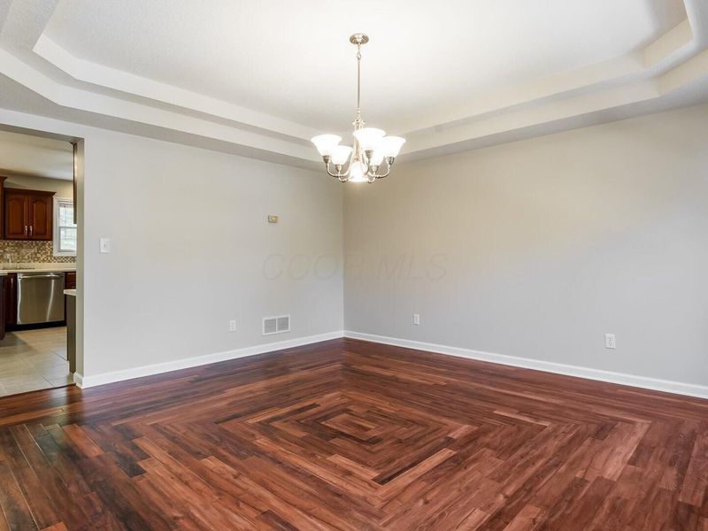 5180 Pine Valley Drive , Zanesville, OH 43701 Photo 11