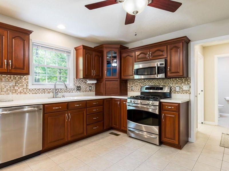 5180 Pine Valley Drive , Zanesville, OH 43701 Photo 16