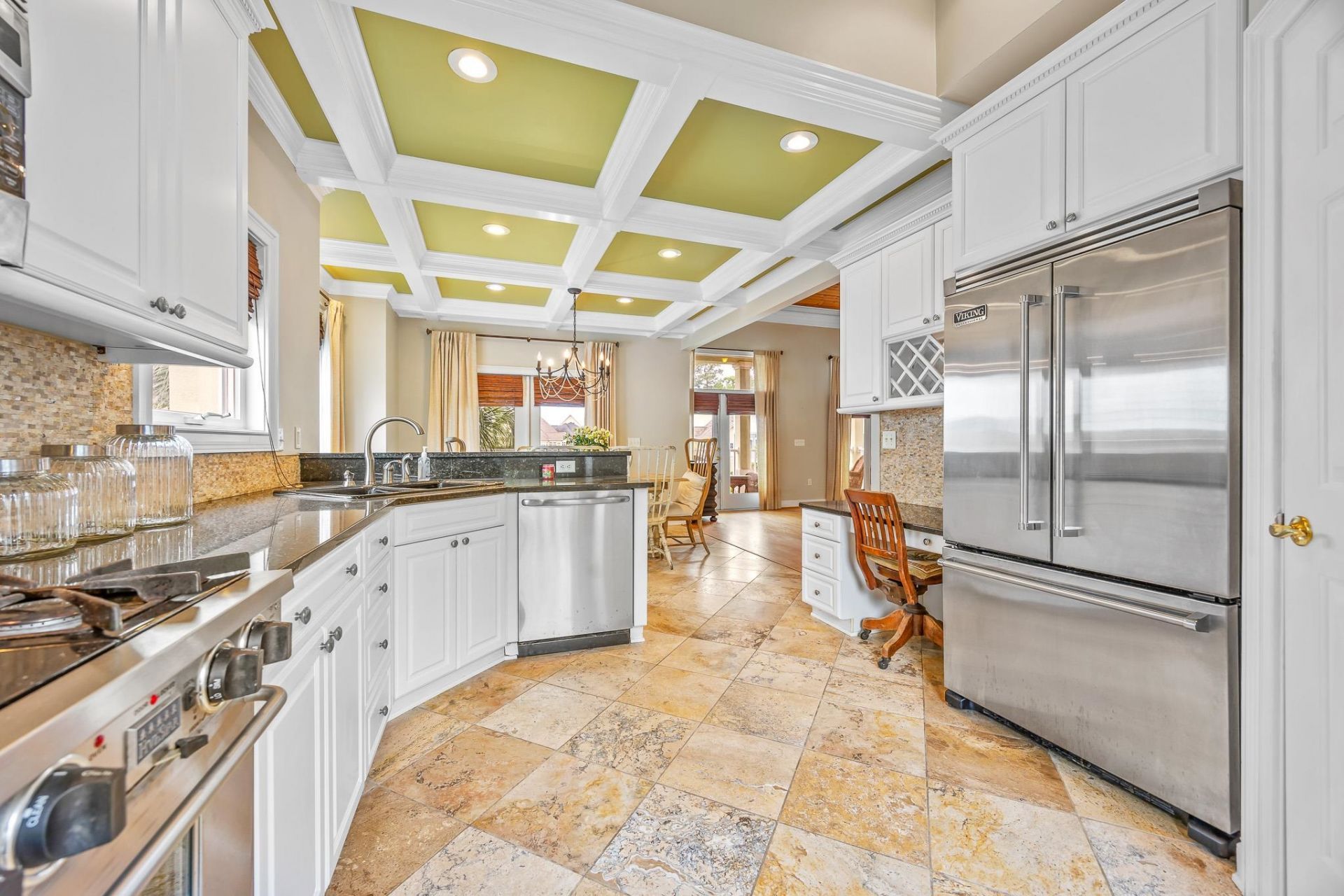 1011 Clubhouse Dr. Photo 14