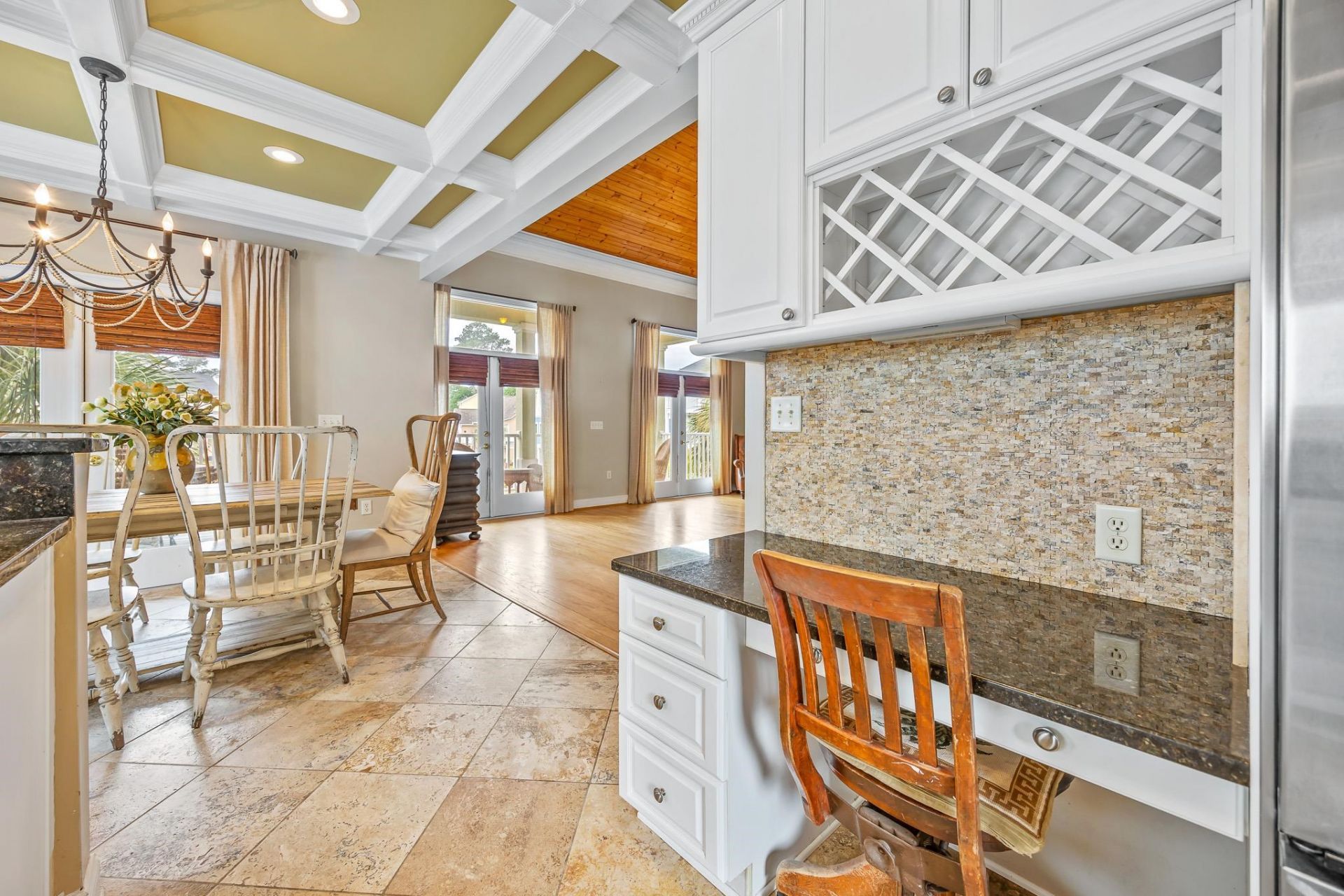 1011 Clubhouse Dr. Photo 15