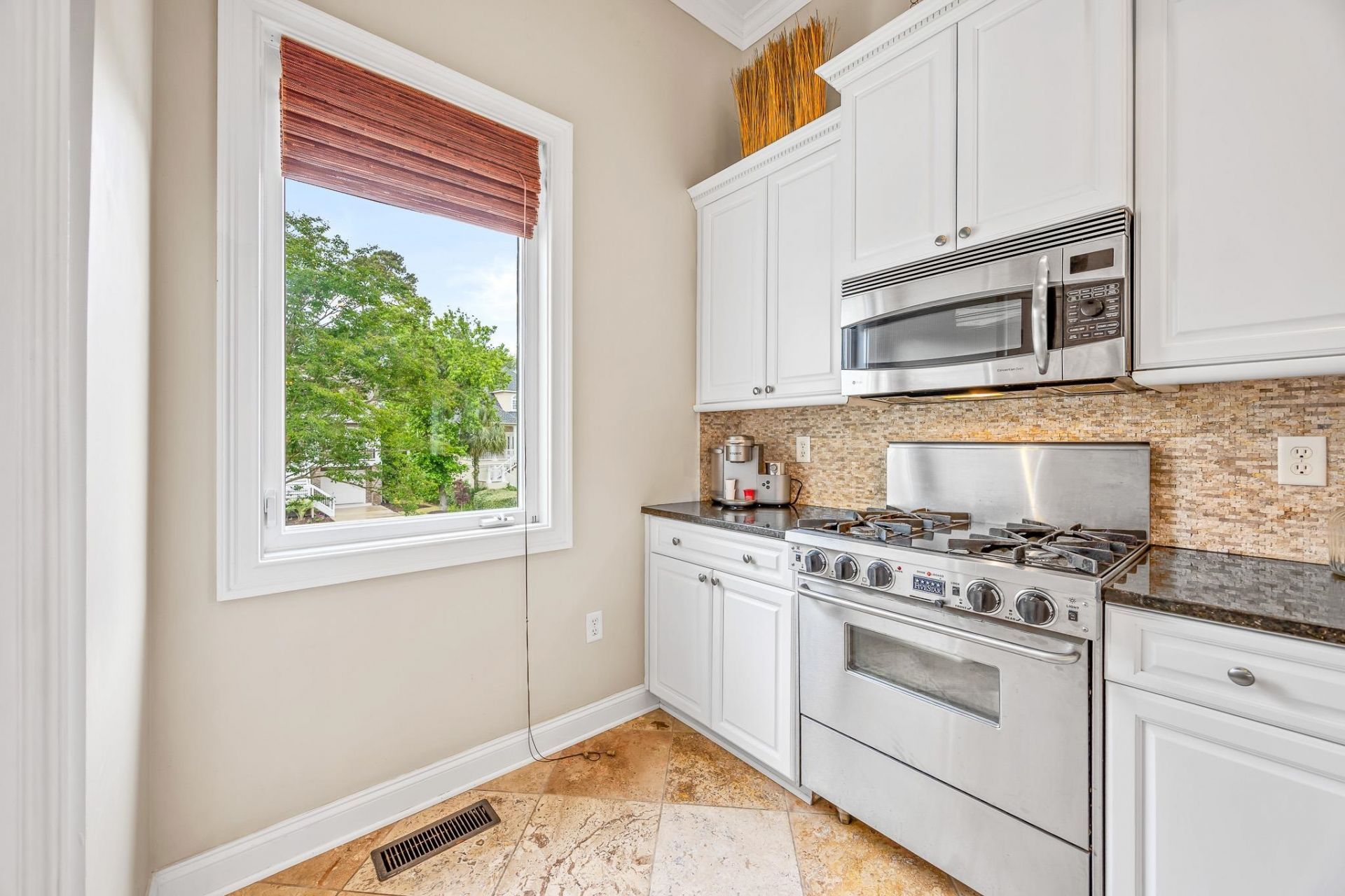 1011 Clubhouse Dr. Photo 17