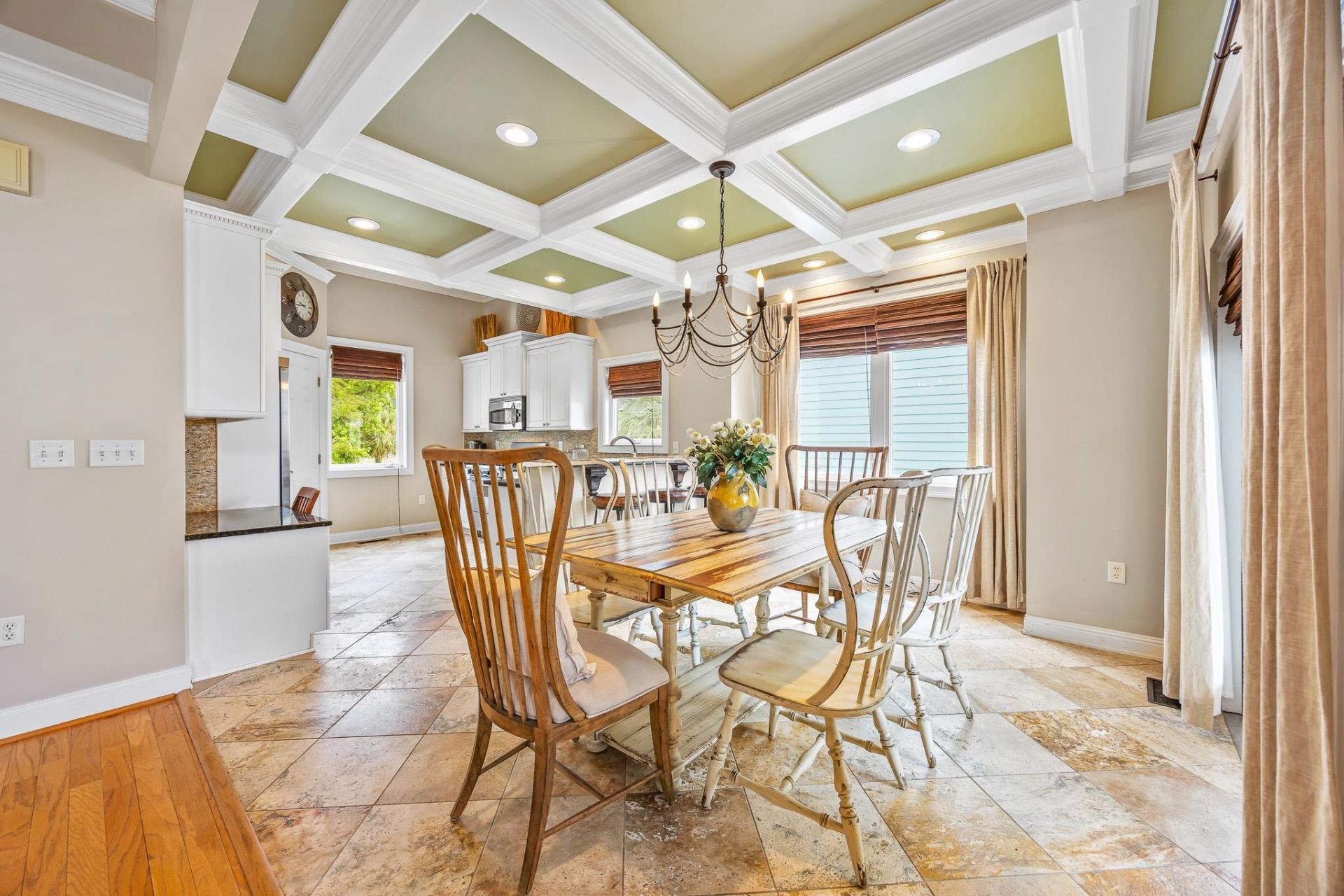 1011 Clubhouse Dr. Photo 18