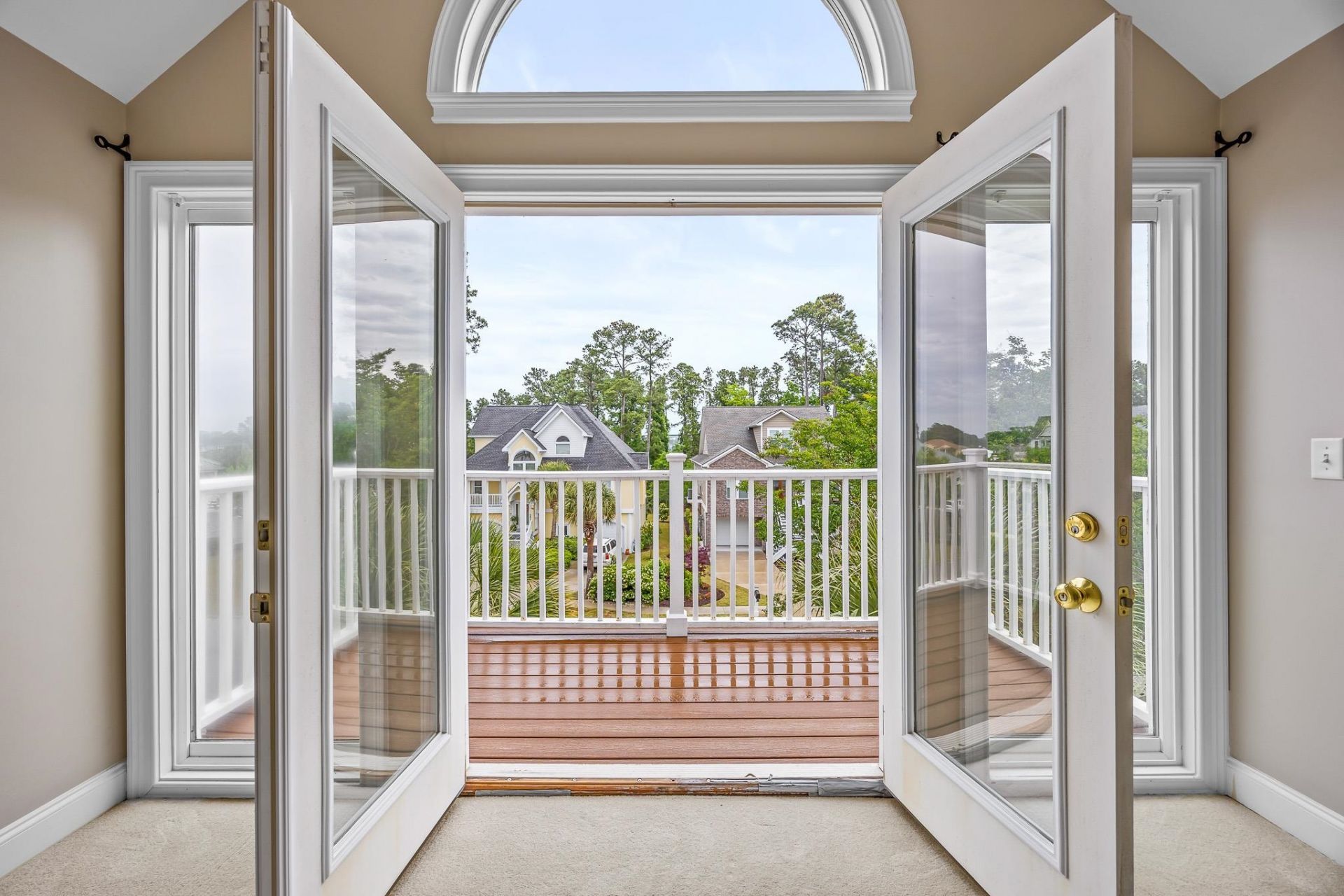 1011 Clubhouse Dr. Photo 24