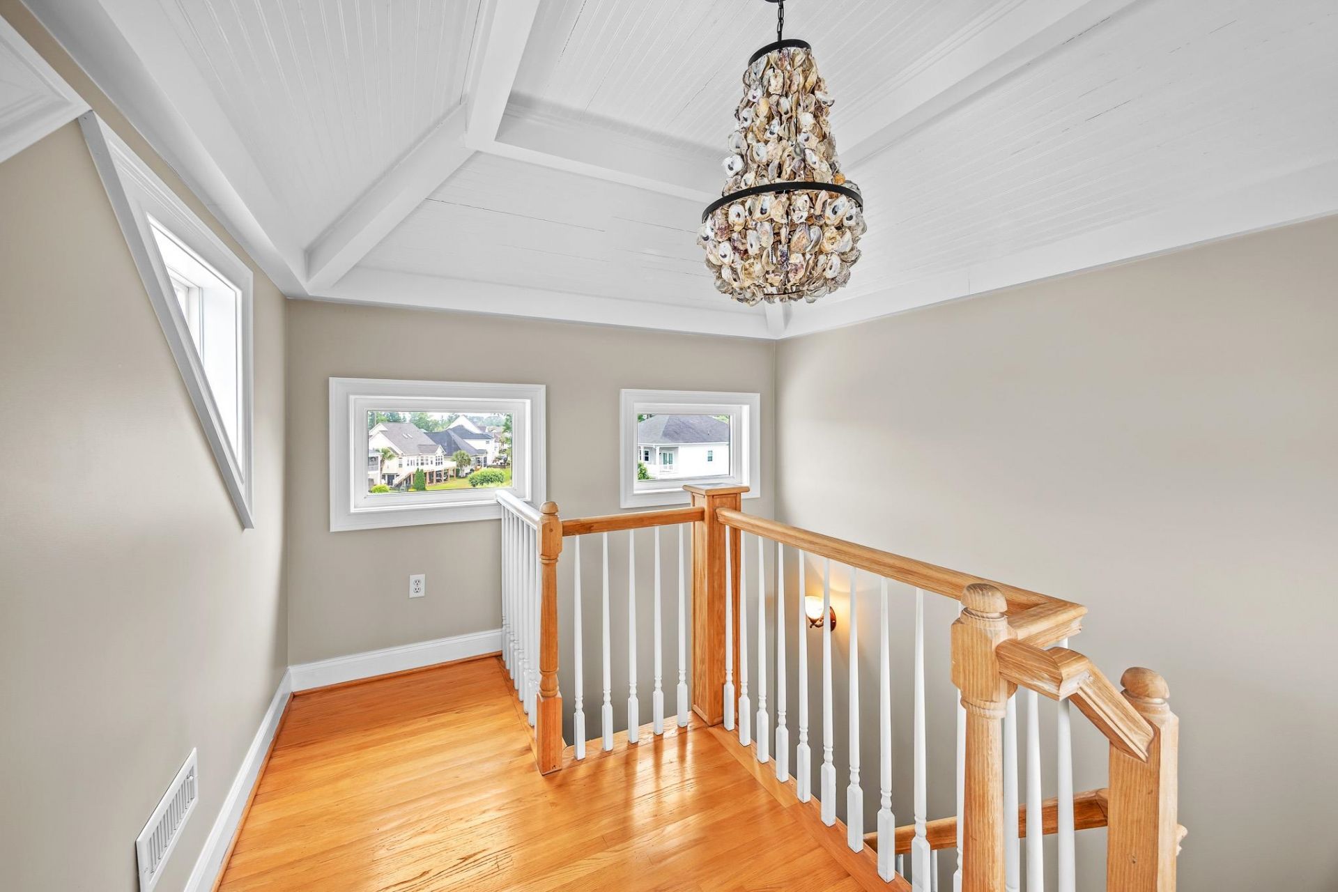 1011 Clubhouse Dr. Photo 34