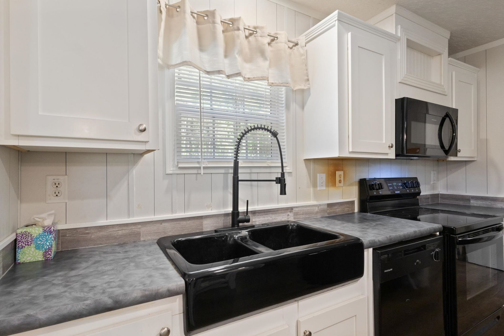 1209 Railroad Dr. Photo 22