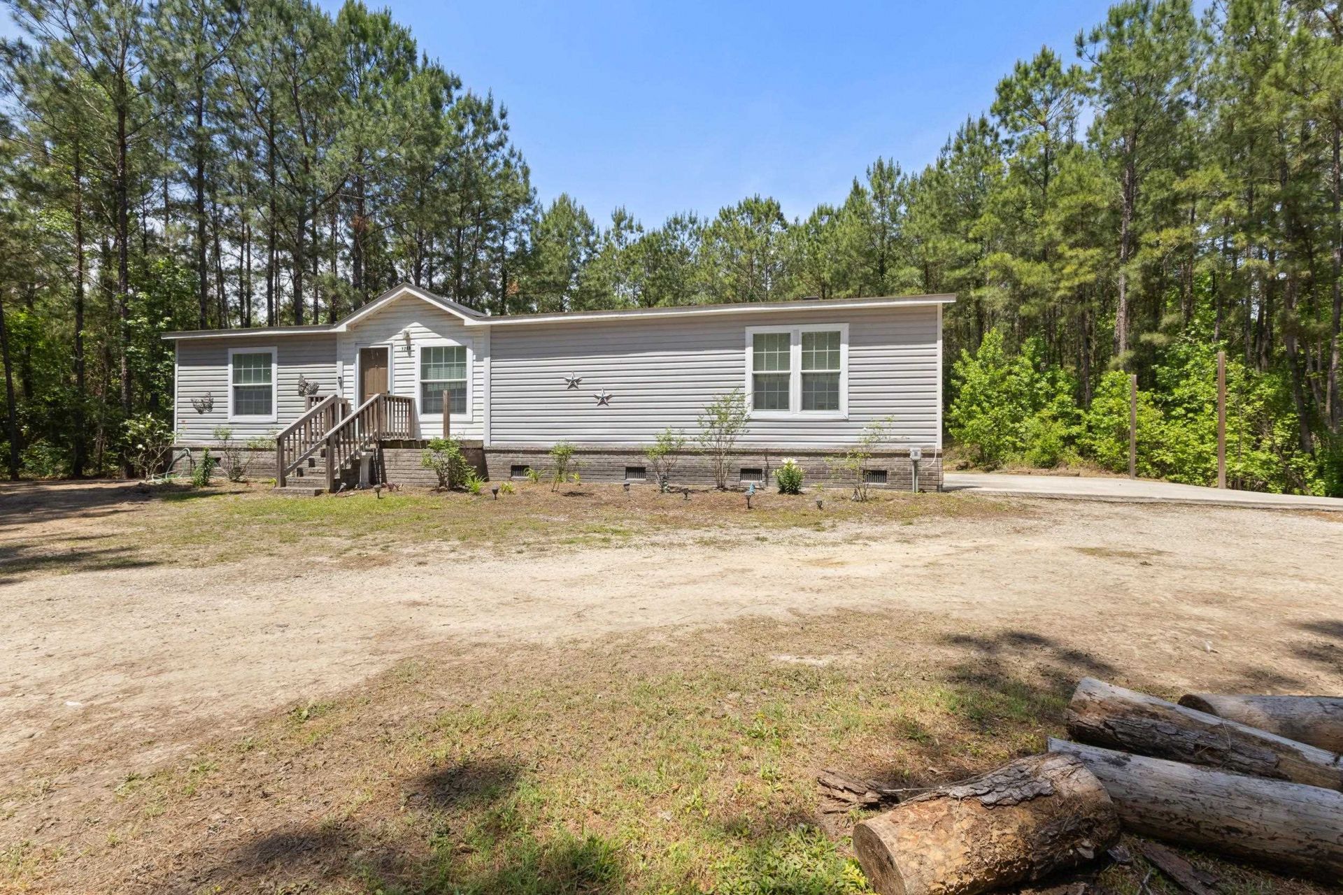 1209 Railroad Dr. Photo 5